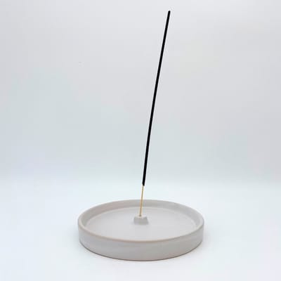 a sunny day wierook houder - wierookhouder - keramiek - rond - wit - Ø13 cm - geurloos