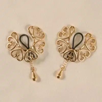 Sylvie Monthulé | Golden Nipple Clamp and Nipple Jewelry | Golden Drop