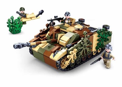 Sluban Army Gemaskerde Pantsertank bouwspeelgoed kinderen vanaf 8 jaar – Constructiespeelgoed modelbouw camouflage tank WWII – bouwdoos met 524 bouwstenen en 3 minifiguren – M38-B0858