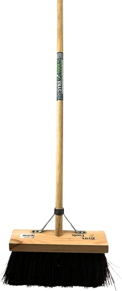 Synx Tools Bahia Bezem natuurvezel haren  - Straatbezem Bahia haren - Bezems Buiten - Schrobborstels - Buitenbezem - schoonmaakartikelen - Incl. Steel 150cm