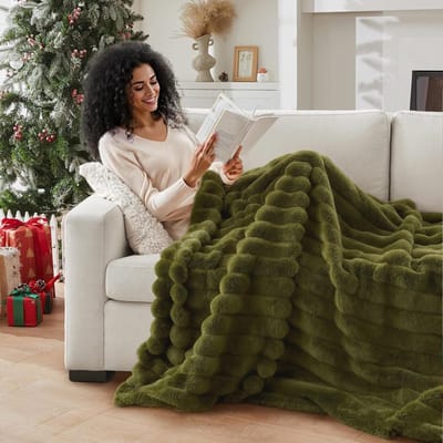 Luxe Pluche Knuffeldeken Groen Zacht en Warm Flanellen Plaid voor Bank en Bed 130 x 150 cm