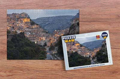 Puzzel Een stadsgezicht in bergen bij nacht - Legpuzzel - Puzzel 1000 stukjes volwassenen