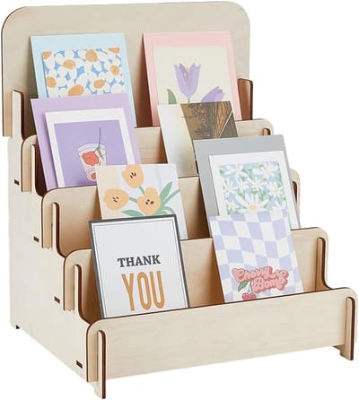 Standaard voor wenskaarten van hout met 4 etages, stickers, verkoperorganizer, ansichtkaarten, display en multifunctionele brochurehouder 26,5 x 28 cm