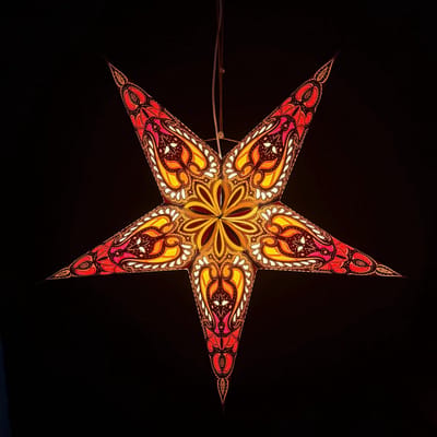 Kerstster papier met verlichting - 60 cm diameter, 24 cm diep – Kerst ster voor binnen – Ganesha Chocolade Goudgeel – Incl. 3 m. snoer met stekker, schakelaar en E14-fitting – Kerst Raam decoratie – Kerstversiering – Kerstverlichting