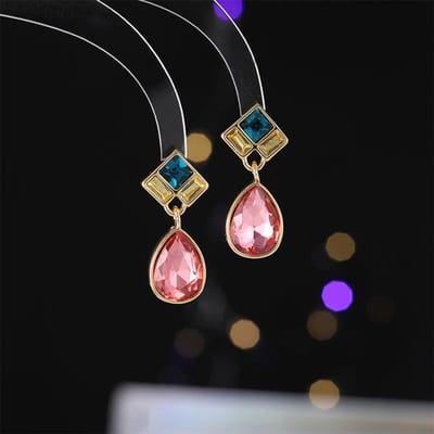 Dames Oorbellen met Waterdruppel Design Lichte Luxe Elegante Mode Veelzijdige Niche Ontwerp Dagelijkse Accessoires brown