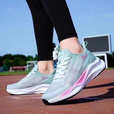 Sportschoenen voor Dames Nieuwe Casual Veelzijdige Hardloopschoenen Mesh Witte Schoenen voor Dames Ademende Sport Hardloopschoenen 39 black