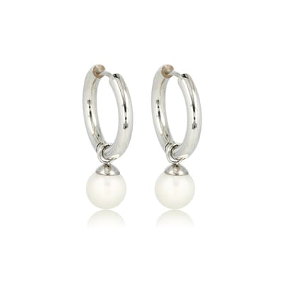 My Bendel - Zilverkleurige Oorbel Witte Parel Balletje - Elegante Zilverkleurige Oorringen met Parelglans - met Luxe Cadeauverpakking | Sieraden Voor Dames