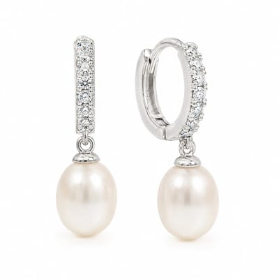 Zilveren oorhangers met parel en zirkonia – elegante dames oorbellen met parelhanger – verfijnd en tijdloos sieraad