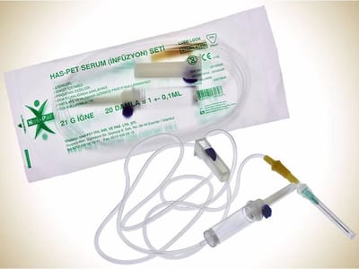 Voordeel Pakket 25 Stuks - Seruminfusieset -Steriel-Niet giftig-Pyrogeenvrij- Voor Eenmalig Gebruik - Luer Lock / Serum Infusion Set -Has-Pet- Sterile -Non Toxic-Pyrogen Free- Single Use -Luer Lock