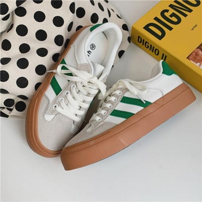 Nieuwe Dames Mode Casual Schoenen Trend Dames Gevulkaniseerde Schoenen Luxe Schoenen voor Vrouw Laag Uitgesneden Veterschoenen Dames Casual Sneakers 35 black