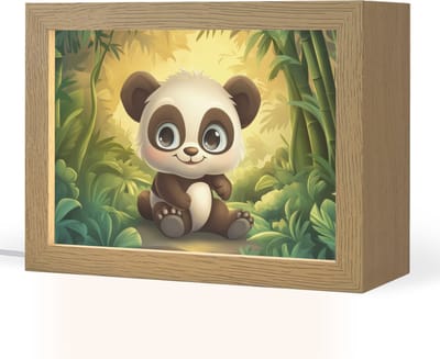 Nachtlampje 20x15 cm - Kinder lampje - Panda - Cartoon - Bamboebos - Zwart - Tafellamp kinderkamer - Slaapkamer lamp - Bedlamp kinderen - Kinderlampje stopcontact - Wandlamp babykamer - Nachtlampjes