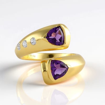 Cavill - Zilveren ring verguld - 1,098 ct Siberische amethist triljant en 0,197 ct Cambodjaanse zirconia - modern asymmetrisch design