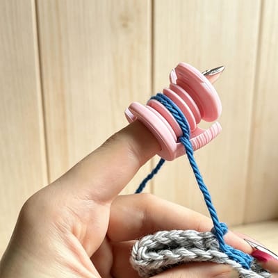 Laine     Protège-doigts Antidérapant Multi-fentes Outil de contrôle de tension pour le crochetage pour débutants et artisans Rose
