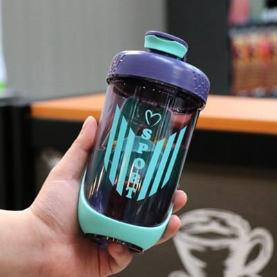 Zomer Eiwitpoeder Mengfles Shakerbeker Plastic Beker Reis Fitness Waterbeker Roerbeker Draagbare Fitnessbeker 590ml blue