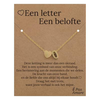 Letter O ketting op Cadeau Kaartje - Een letter, een belofte - 45cm Goudkleurig Stainless Steel - Initiaal & Hartje Hanger - Pax Amare