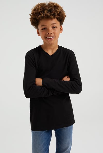 WE Fashion Jongens basic T-shirt met V-hals