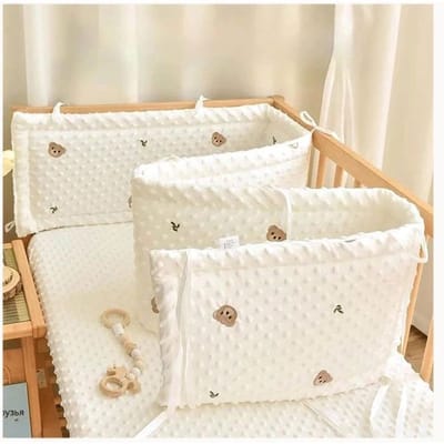 Babybedbeschermer, zacht en ademend, wasbaar, beschermt de spijlen van het babybedje, 140x28 cm