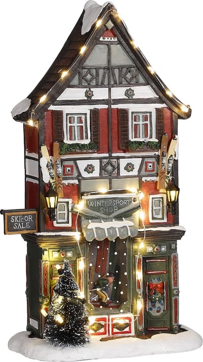 Luville Kerstdorp Miniatuur Wintersportwinkel - Kerstversiering met Verlichte Dennenboom - Guirlande voor Kerstdorp Winkelstraatje - Kerstslingers met Etalagepop op Ski's - L18 x B8 x H28 cm