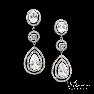 Victoria Valenza Monte Carlo Luxe Oorbellen Dames Messing Oorhangers Dames Oorringen - Witte Steen - Kleur Zilver - 1 Paar