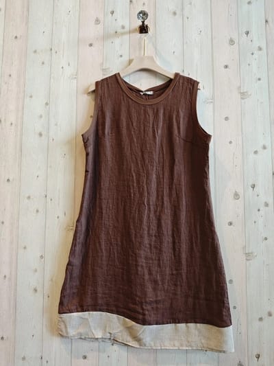 Linnen zomer jurk - mouwloos - elastische talie - getailleerd - BRUIN kleur - maat 38/40