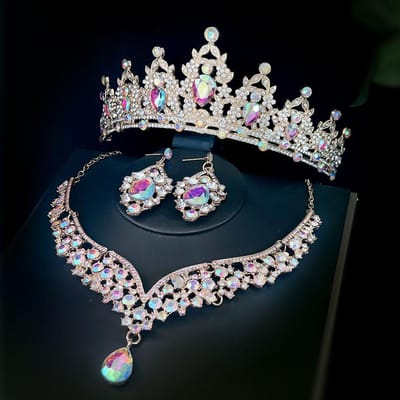Gouden Kleur Bruids Sieraden Drie Delige Set Bruiloft Kroon Tiara Ketting Oorbellen Koreaanse Super Fee Bruidsjurk Accessoires