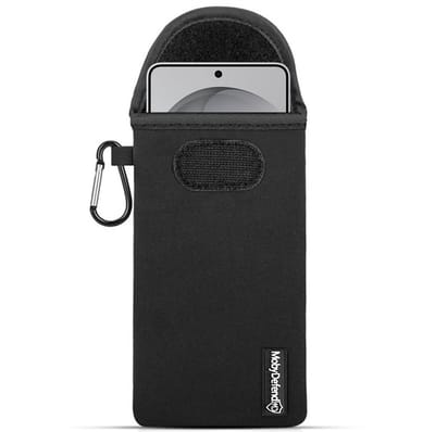 MobyDefend Hoesje - Geschikt voor Samsung Galaxy S26 Ultra - Neopreen Pouch Met Karabijnhaak - Insteek - Riemlus - Zwart