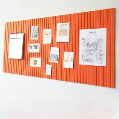 Groot prikbord, decoratief viltbord, 0,9 cm dik, opvouwbaar displaybord met plakband voor het opplakken van foto's, fotobord voor school, thuis, keuken, kantoorwanden, 60 x 40 cm，oranje kleur