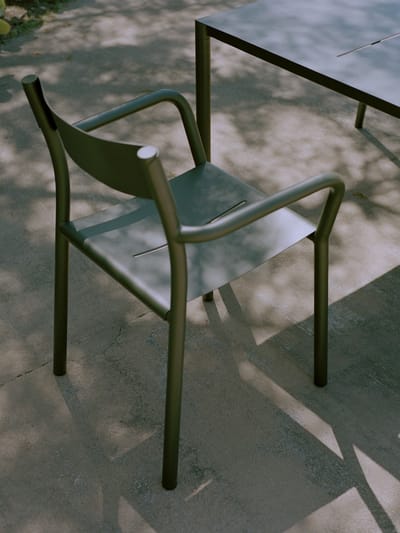 New Works May Armleunstoel Outdoor - dark green