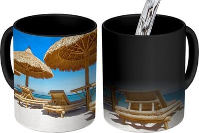 Magische Mok - Foto op Warmte Mokken - Koffiemok - Strandstoel - Strand - Parasol - Zee - Zomer - Magic Mok - Beker - 350 ML - Theemok