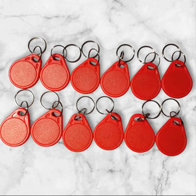 TeleBeni 12X Herschrijfbare Keyfob Rfid NFC 13.56Mhz Fob S50 ISO14443-3A Compatibel met alle NFC lezers schrijvers en 95% van alle huidige telefoon Zeer geschikt voor toegang in elektrische deuren kluizen maar ook als extra beveiliging.ROOD