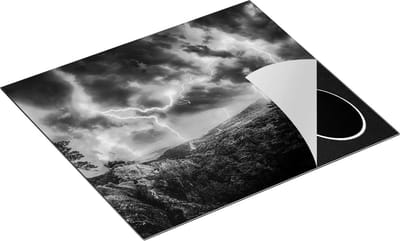 Chefcare Inductie Beschermer Onweer in het Bos - Bliksem - Zwart Wit - 60x50 cm - Afdekplaat Inductie - Kookplaat Beschermer - Inductie Mat