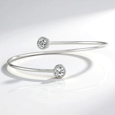 Cavill - Elegante Verstelbare Zilveren Armband - 925 Sterling Zilver Gerhodineerd - 2 Witte Topaas Rond 1,844 ct - Open Ontwerp, Dames Sieraad