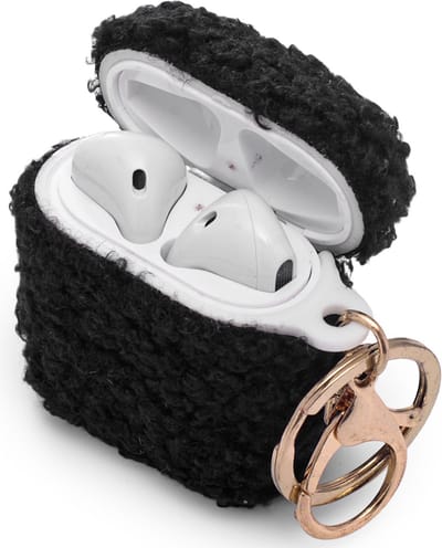 Casemania Hoesje Geschikt voor Apple AirPods 1 & 2 - Zwart - Schokbestendig Teddy Furr Cover met Ring & Sleutelhanger