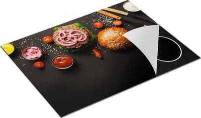 Chefcare Inductie Beschermer Hamburger Ingrediënten op een Zwarte Marmeren Plaat - 77x59 cm - Afdekplaat Inductie - Kookplaat Beschermer - Inductie Mat