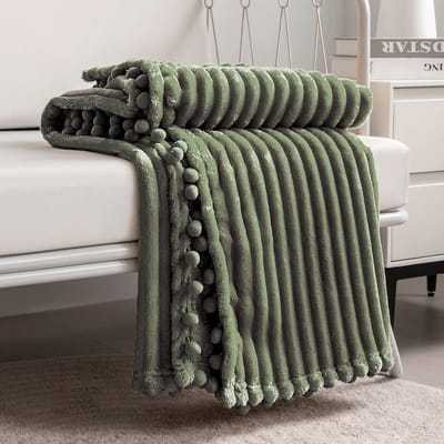 Zachte Fleece Deken Twin Maat - 150 x 200 cm - Olijfgroen - Pluche Warm en Knus met Pompons
