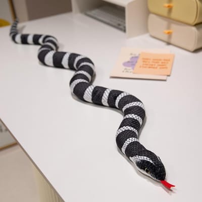 Realistische Boa Slang Pluche Pop Lang Patroon Knuffeldier Simulatie Slangen Pluche Zwart En Wit Reptiel Slang Knuffelspeelgoed