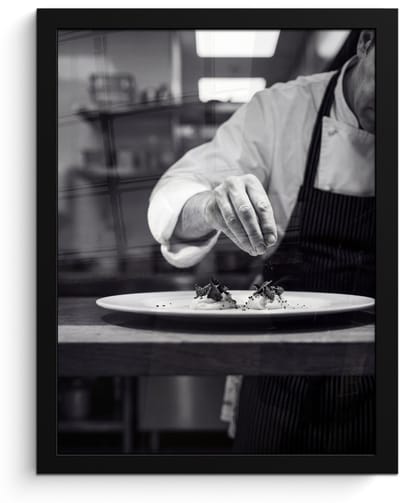 Poster in lijst - Fotolijst 30x40 cm - Posters - Chef - Garnering - Gerecht - Posterlijst zwart - Decoratie - Wanddecoratie woonkamer - Muurdecoratie slaapkamer