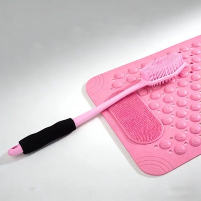 Dailygoods- Badmat Antislip 70 x 39 cm - Doucheborstel Set - Siliconen Rugscrubber 37,5 cm - Exfoliërende Lichaamsborstel - Badkamer Accessoires - Complete Set - Badkamermat