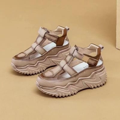 Echte Zachte Leren Sandalen voor Dames In de Zomer Dikke Zool Sponscake Veelzijdig Hoogteverhogend Ademend Holle Casual Schoenen voor Dames Mode Nieuw 37 gray