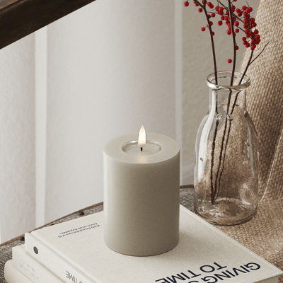 Luxe LED kaars - Sand- Grijs - LED Candle D7,5 x 10 cm - net een echte kaars - Deluxe Homeart
