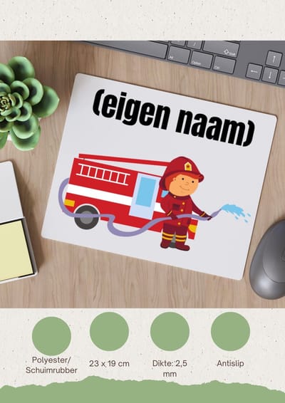 Akyol - brandweerman met brandweerwagen Muismat - Brandweer - iemand die werkt bij de brandweer - met eigen naam - leuk cadeau voor iemand die bij de brandweer werkt - cadeau - kado - 23 bij 19 cm