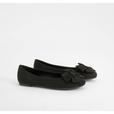 boohoo Dames Wide Fit Neptsuede Strik Ronde Teen Ballerina | Zwart | Maat: 39