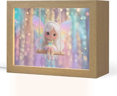 Nachtlampje 20x15 cm - Kinder lampje - Fee - Schommel - Paars - Glinsters - Tafellamp kinderkamer - Slaapkamer lamp - Bedlamp kinderen - Kinderlampje stopcontact - Wandlamp babykamer - Nachtlampjes
