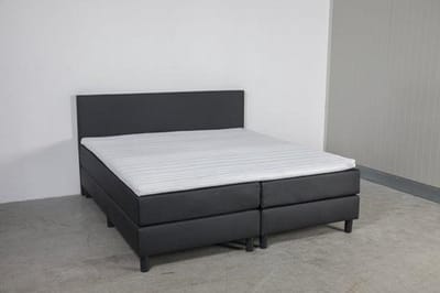Boxspring Bravo - 180 x 220 cm - Pocketvering - Skai Zwart - Inclusief Topmatras - 2-Persoons