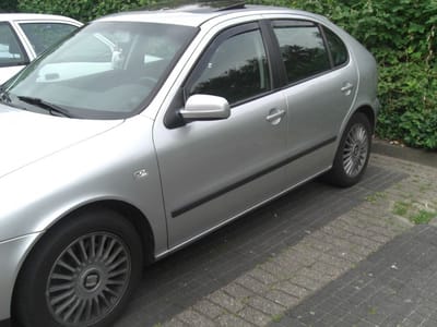 Zijwindschermen donker getint tbv Seat Leon / Toledo type 2 (1M) - 4 & 5-deurs model bouwjaar 1999 - 2005 set a 4 stuks tbv V + A ramen