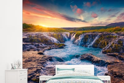 Behang - Fotobehang Waterval - Planten - Mos - Landschap - Zonsondergang - Rots - Breedte 245 cm x hoogte 220 cm