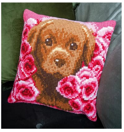 Kruissteekkussen kit Puppy tussen rozen