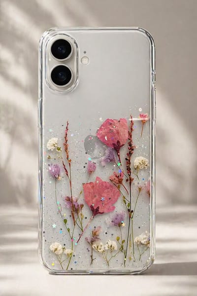 Telefoonhoesje met vrolijke roze gedroogde bloem - droogbloem - Iphone 16