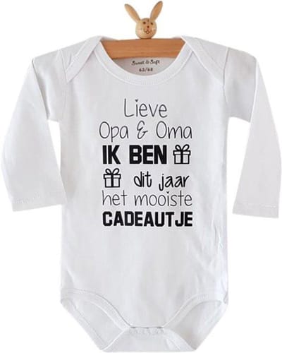 Rompertje met tekst Lieve Opa en Oma Ik ben dit jaar het mooiste cadeautje | lange mouw | wit zwart | maat 50/56 bekendmaking zwangerschap aanstaande baby jongen meisje unisex
