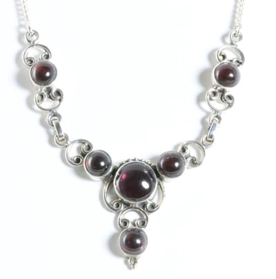 Zilveren ketting met granaat